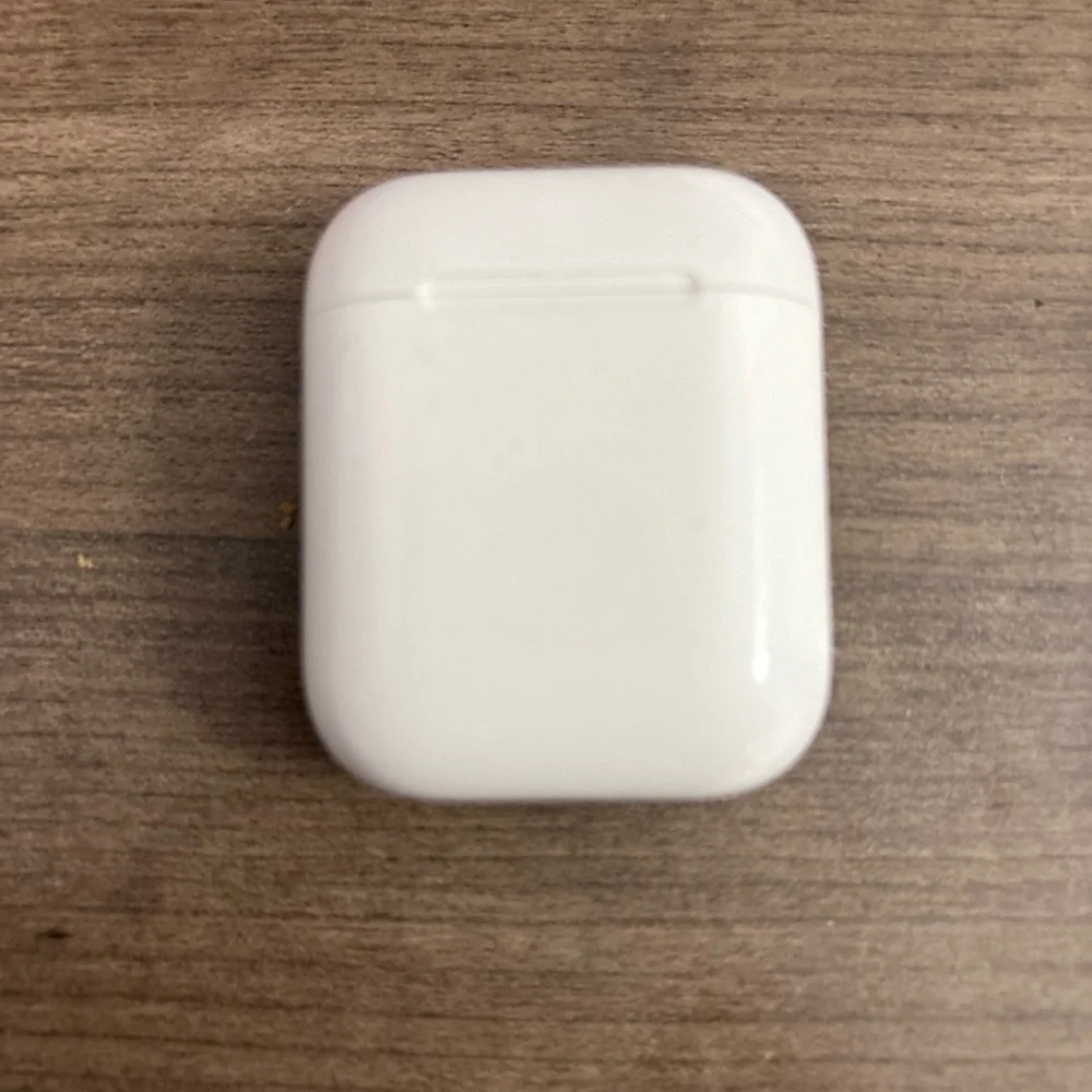 White Wireless Earbuds Case